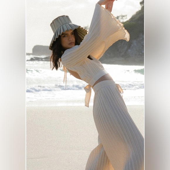 Rue stiic wide leg flowy pants, size small, color cream off white. - Picture 6 of 8